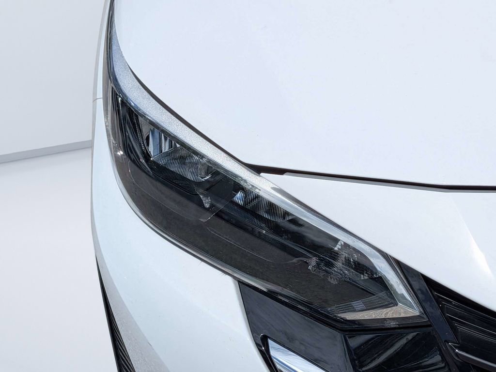 Used 2025 Nissan Sentra SV image 9