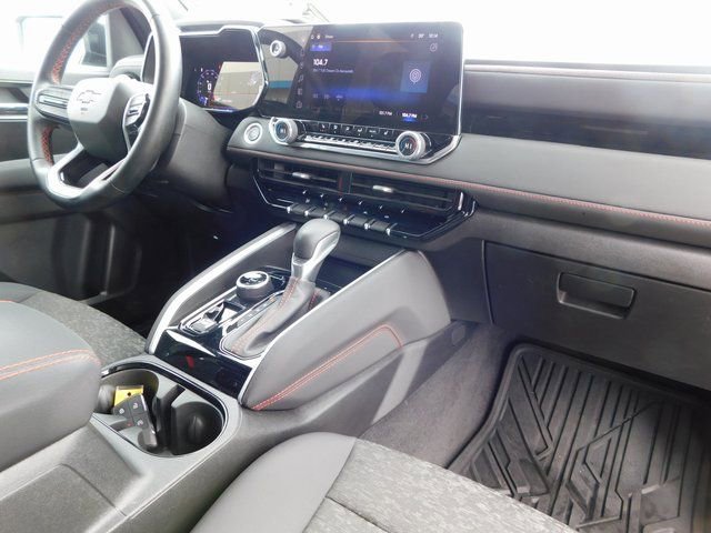 Used 2024 Chevrolet Colorado Z71 w/ Z71 Convenience Package 2 image 22