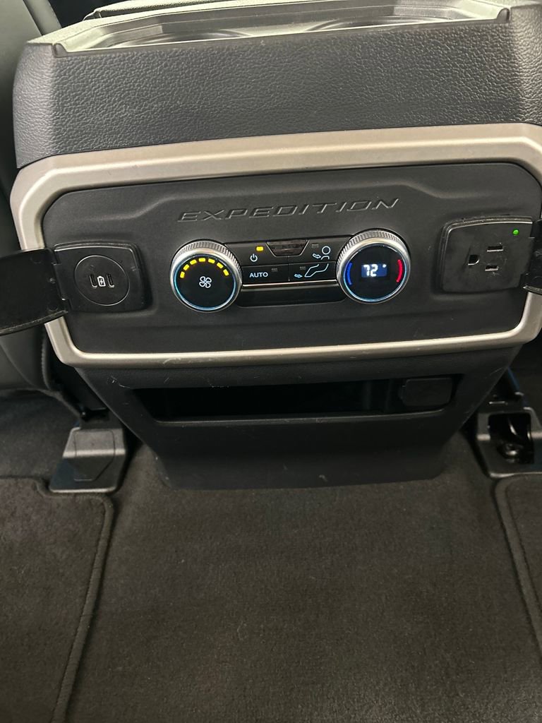 Used 2024 Ford Expedition XLT image 17