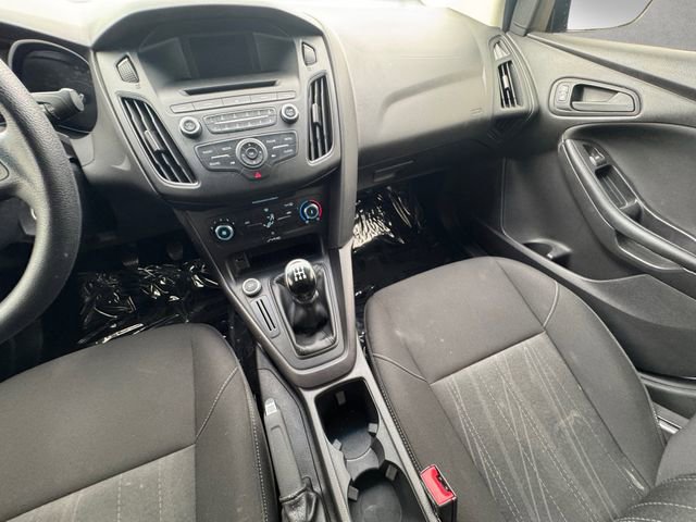 Used 2017 Ford Focus S image 3