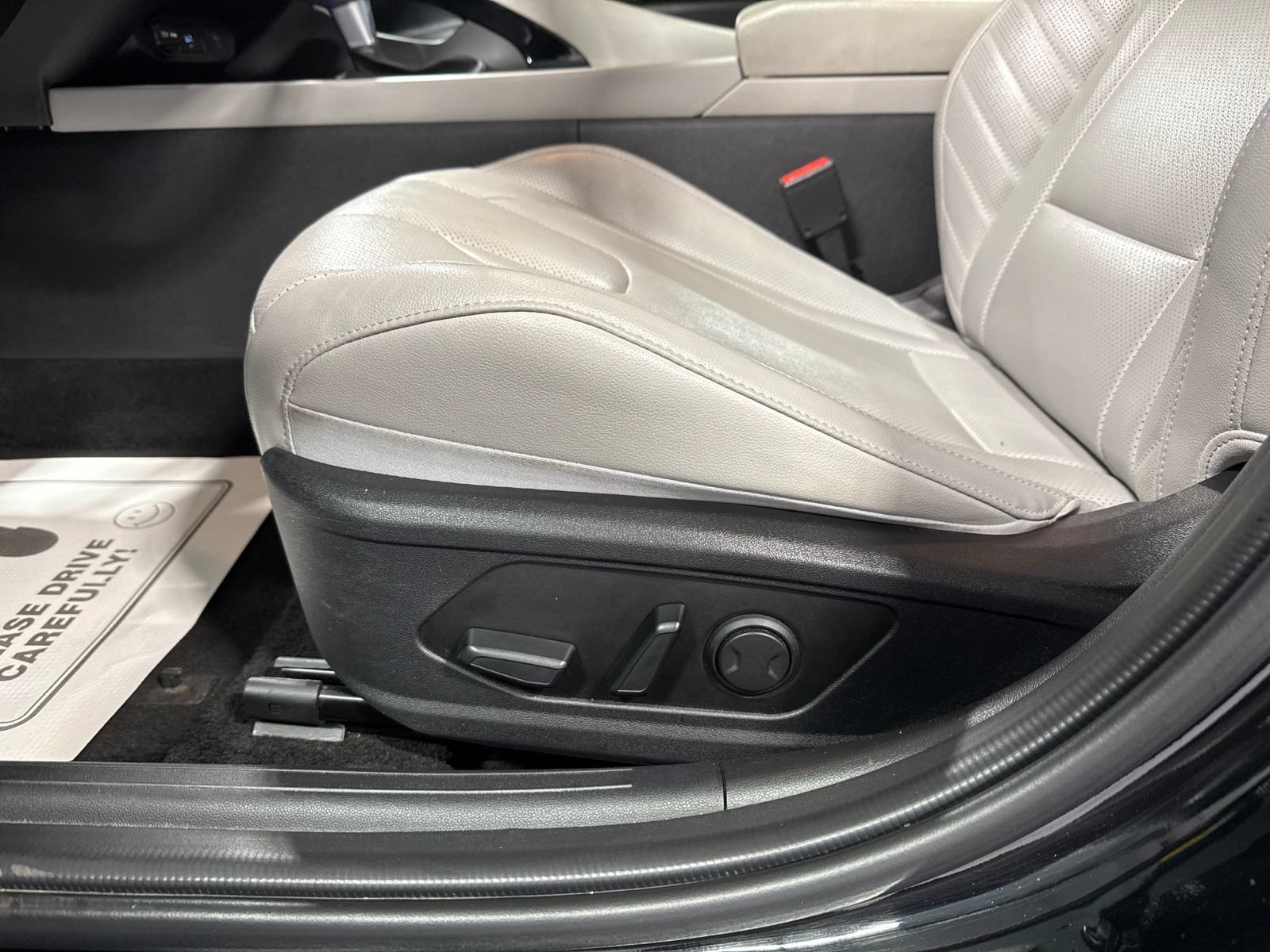 Used 2024 Hyundai Elantra Limited FWD image 20