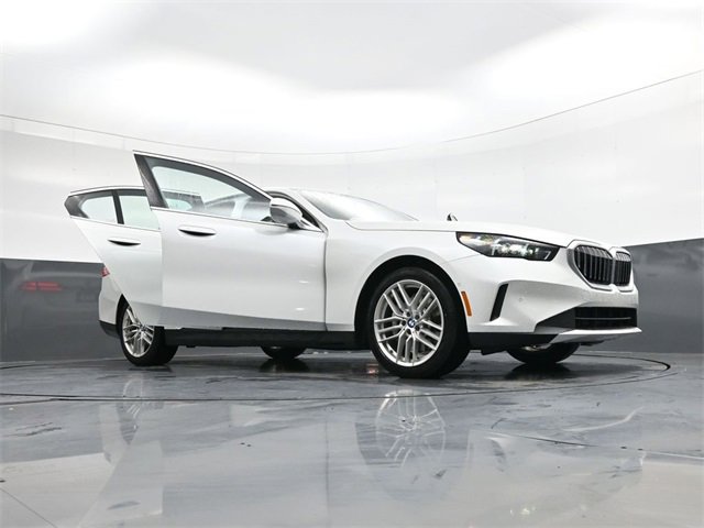 Used 2024 BMW 530i w/ Convenience Package image 36