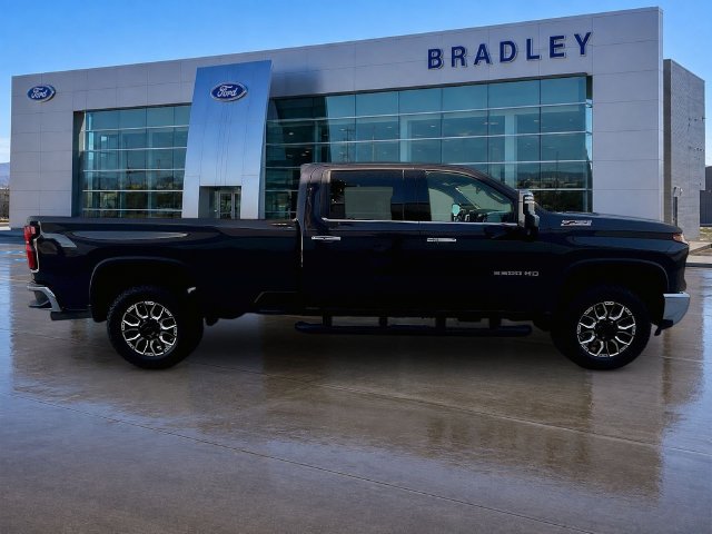 Used 2024 Chevrolet Silverado 3500 LTZ w/ LTZ Plus Package AWD/4WD image 8