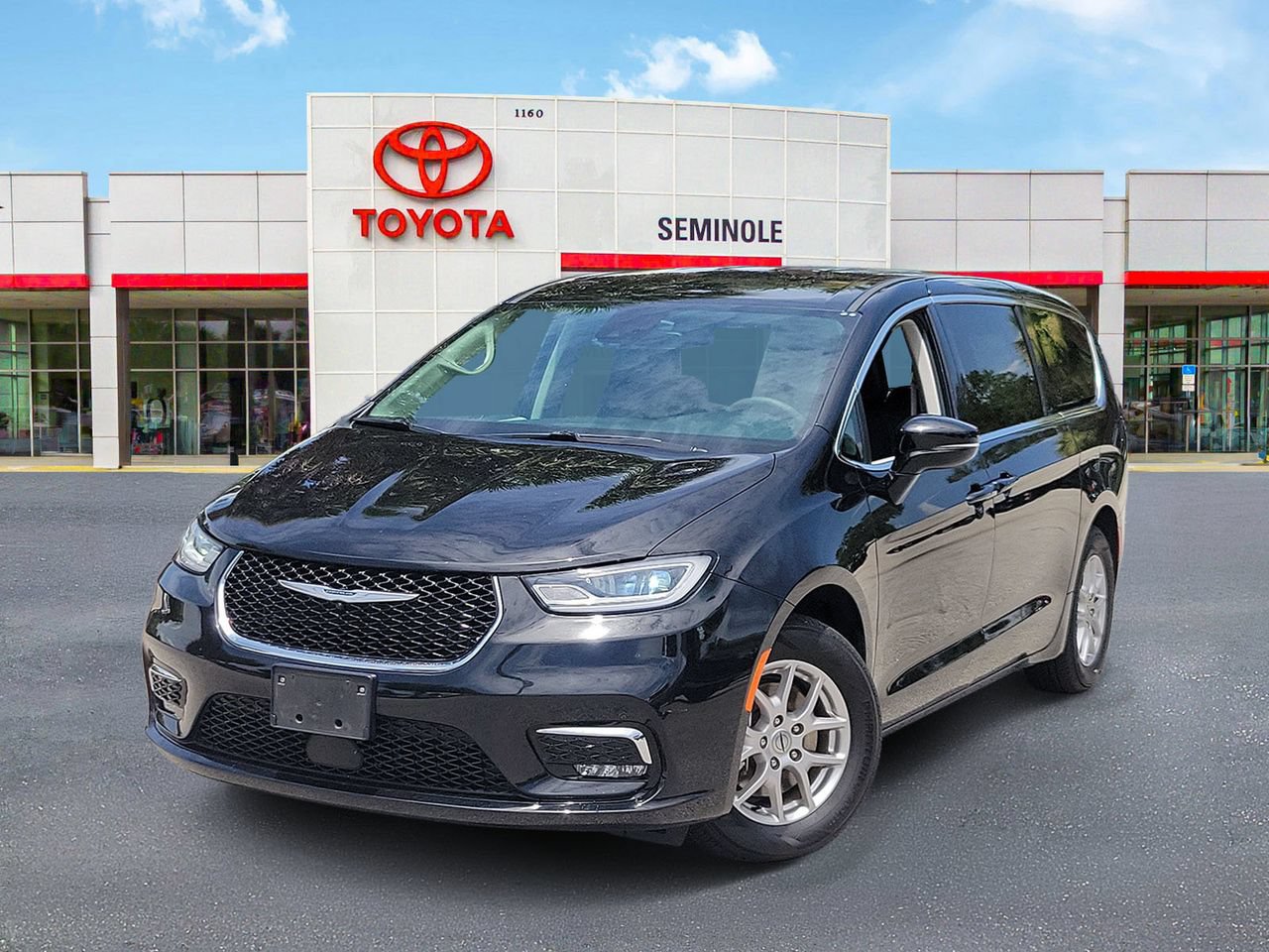 Used 2024 Chrysler Pacifica Touring-L