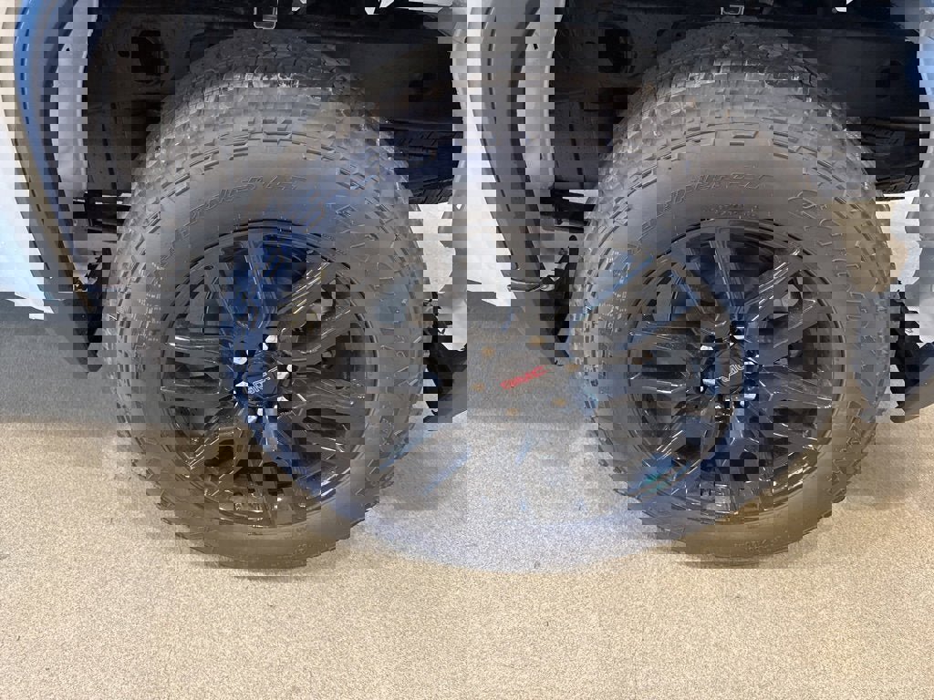 New 2025 GMC Sierra 1500 Elevation image 10