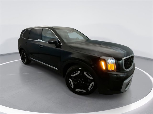 Used 2024 Kia Telluride EX w/ EX Captain's Chair Package image 1