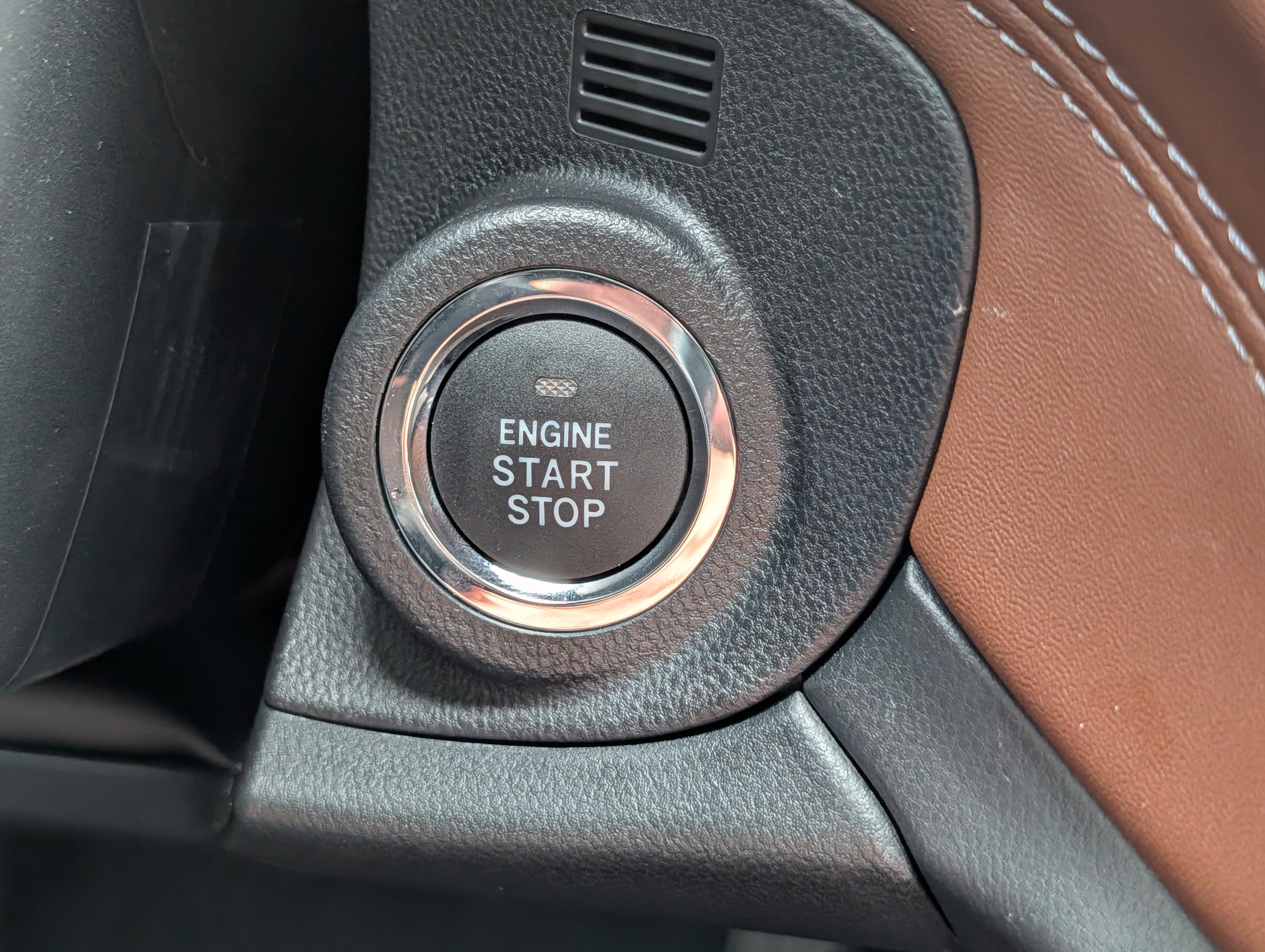 Used 2025 Subaru Outback Touring XT AWD/4WD image 29