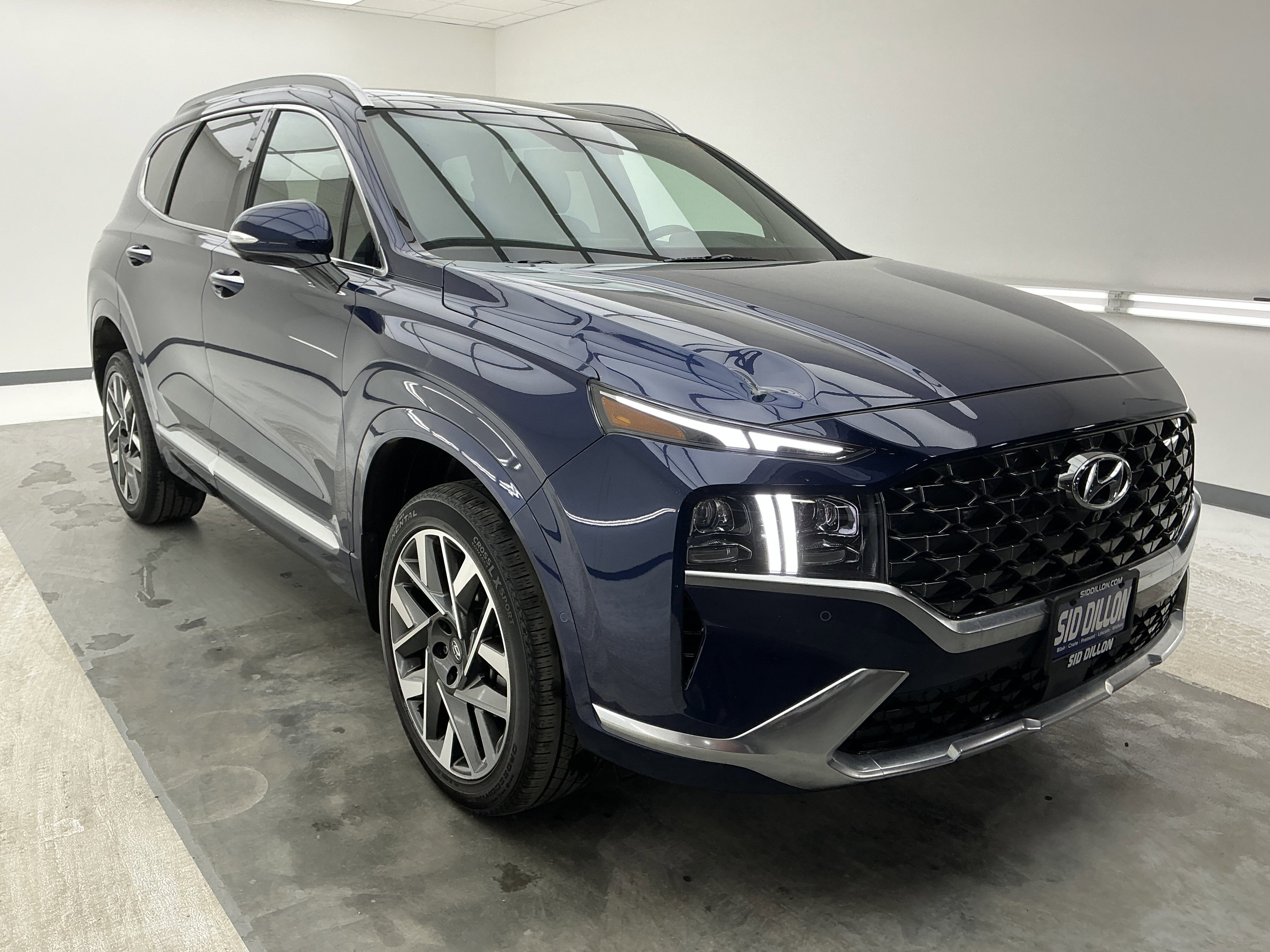 Used 2023 Hyundai Santa Fe Calligraphy w/ Cargo Package image 3