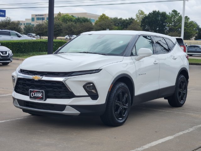 Used 2024 Chevrolet Blazer LT FWD image 3