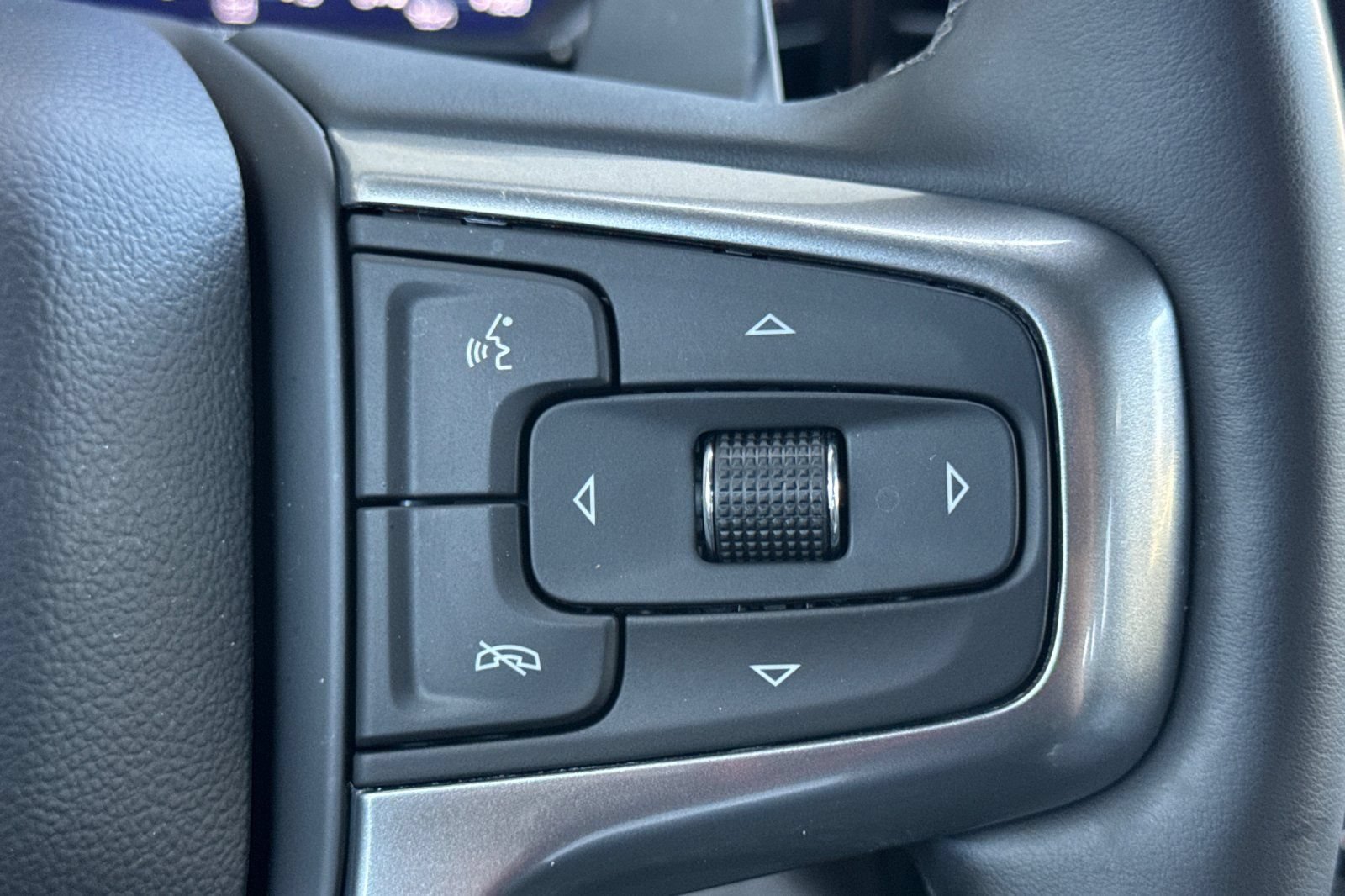 Used 2025 Chevrolet Silverado 1500 RST AWD/4WD image 27
