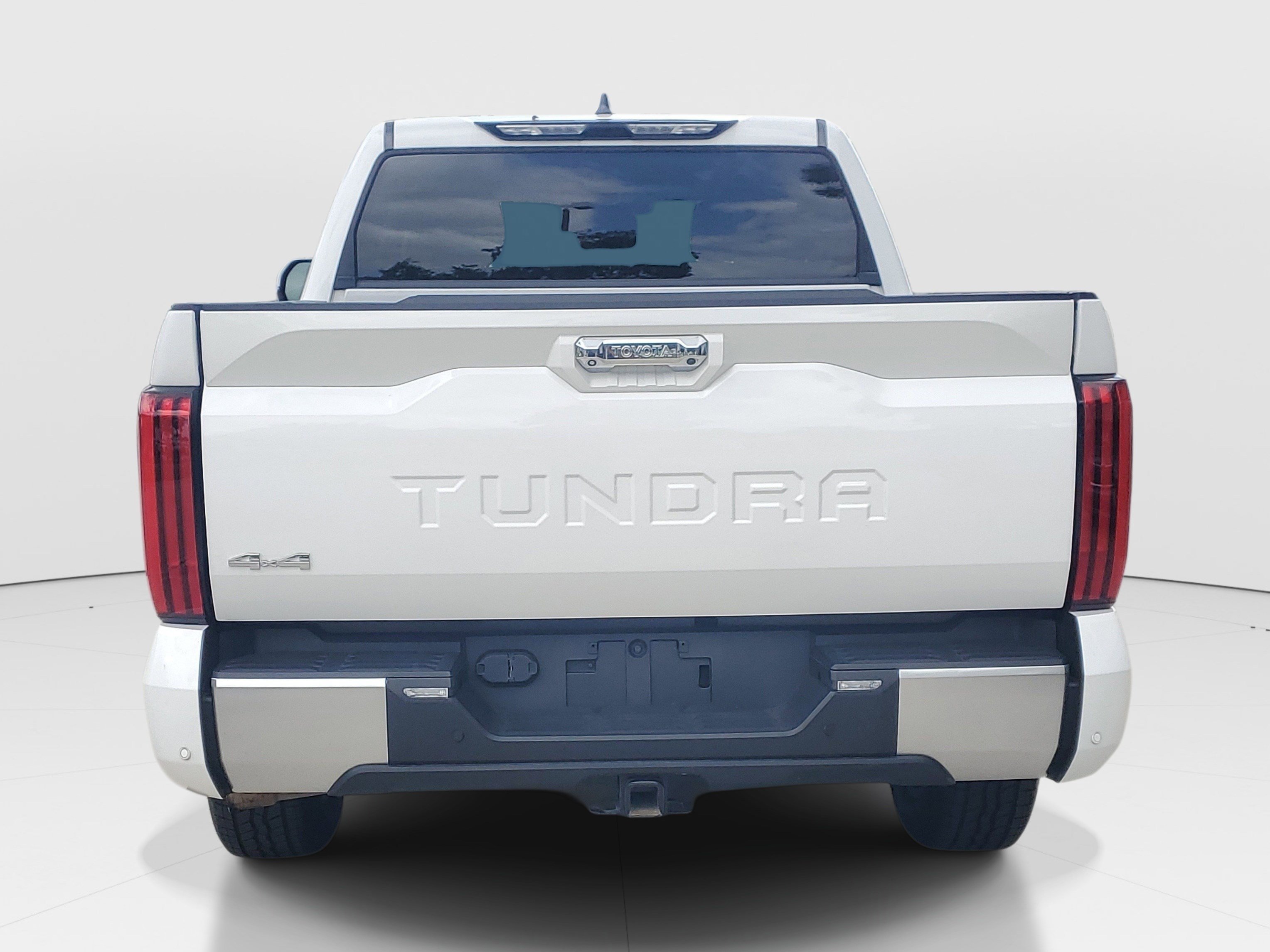 Used 2024 Toyota Tundra Limited w/ Power Package AWD/4WD image 3