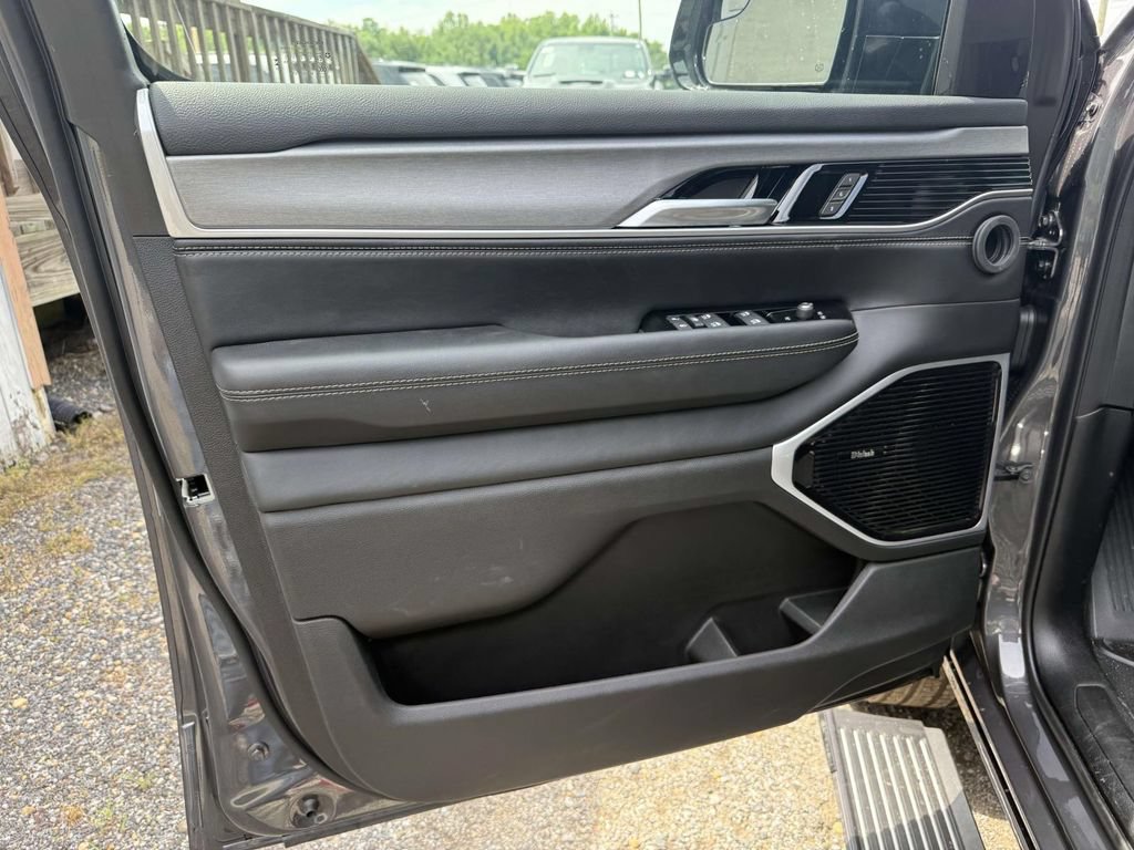 New 2026 Jeep Grand Wagoneer Limited AWD/4WD image 16