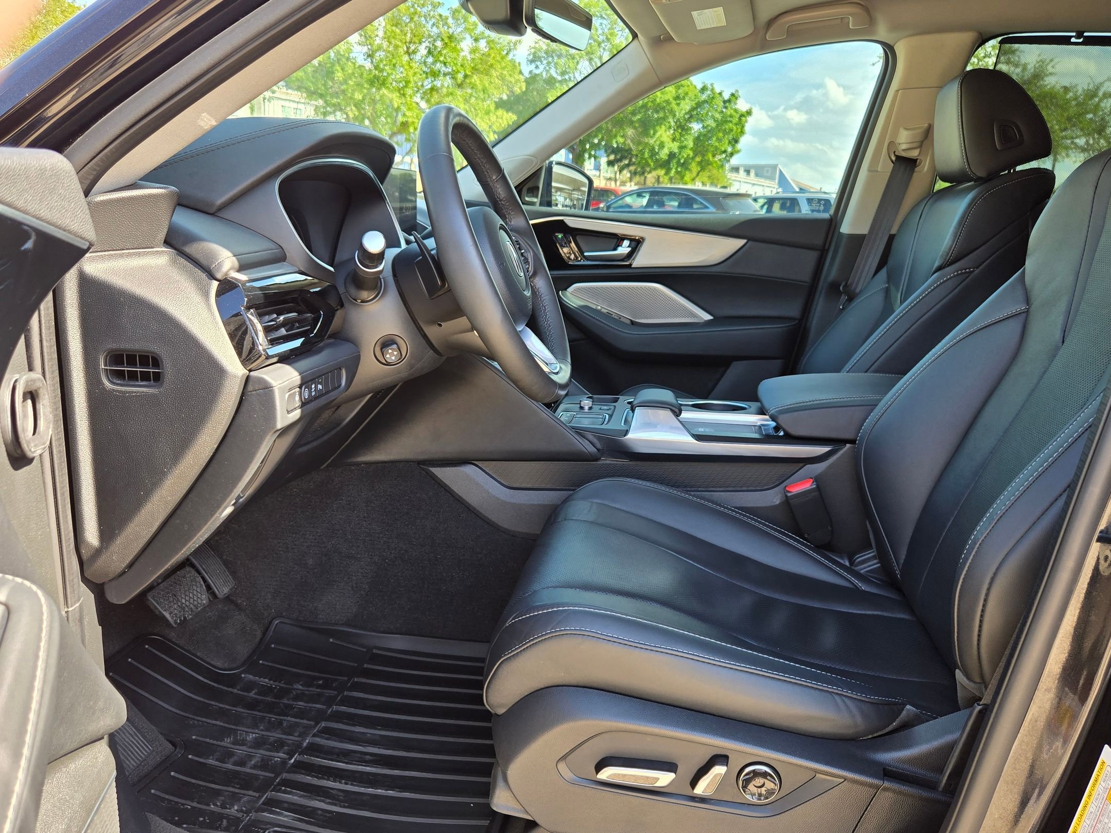 Certified 2023 Acura MDX SH-AWD w/ Technology Package image 10