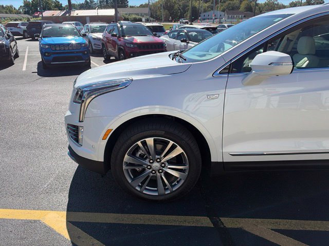 Used 2025 Cadillac XT5 Premium Luxury w/ Technology Package FWD image 11
