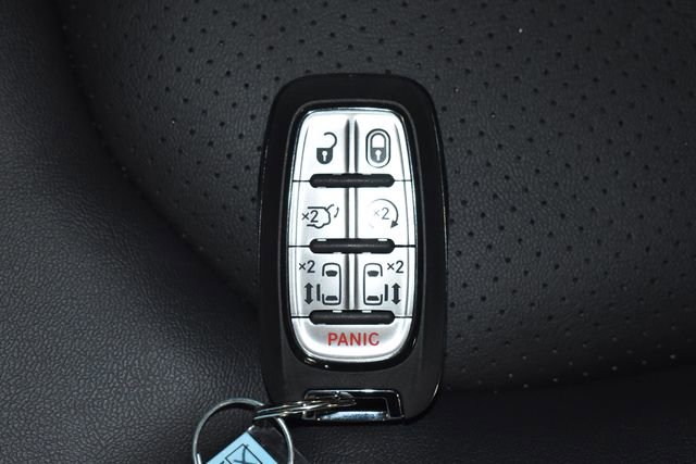 New 2026 Chrysler Pacifica Select w/ S Appearance Package image 23