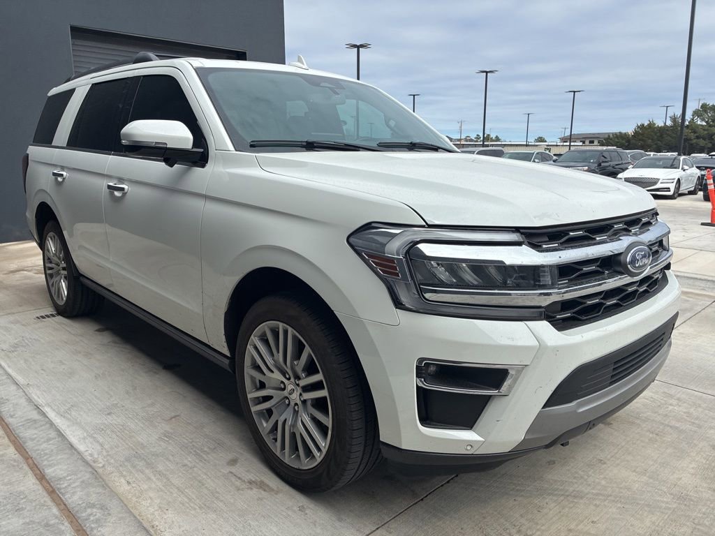 Used 2024 Ford Expedition Limited image 3