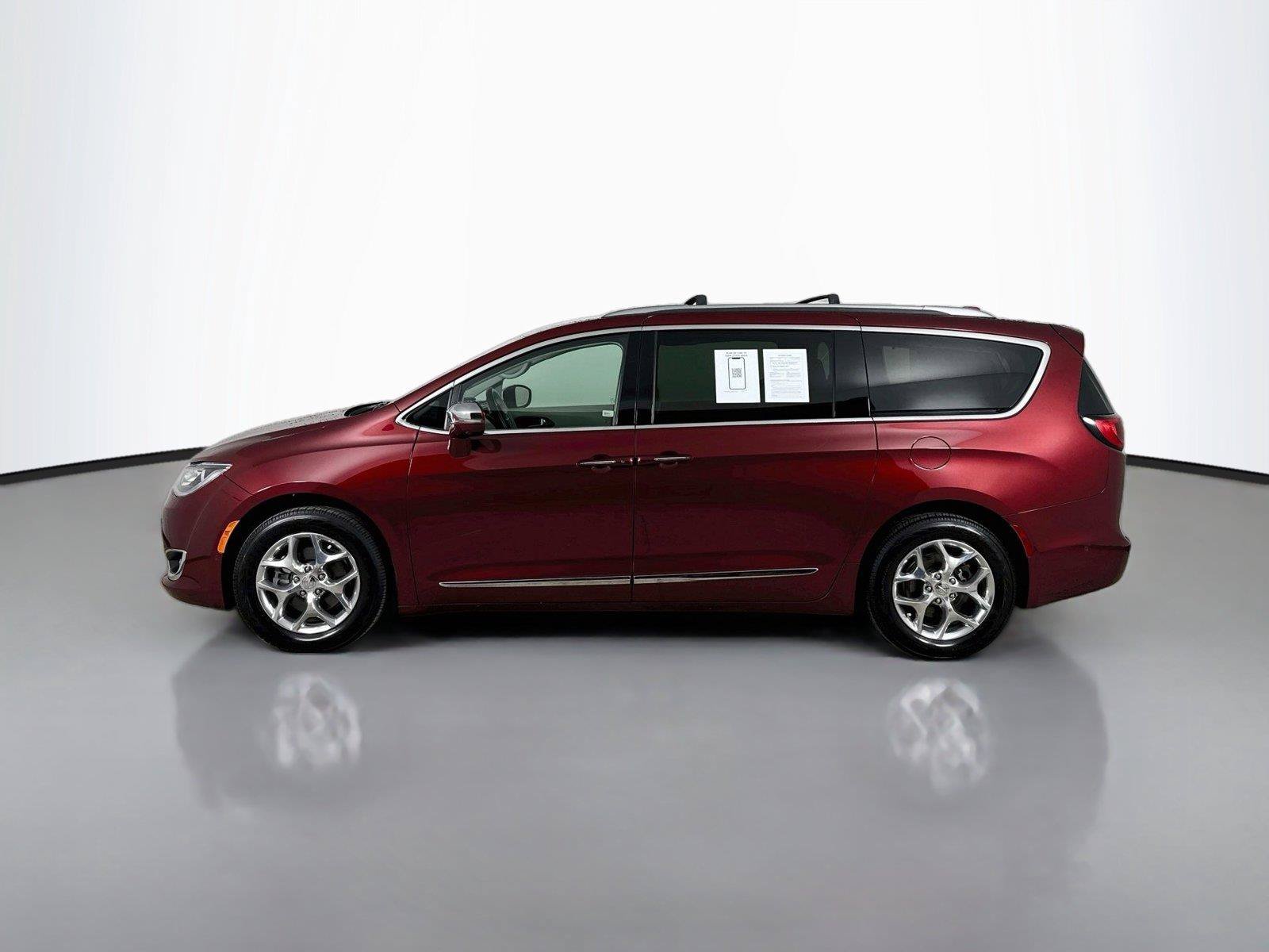 Used 2019 Chrysler Pacifica Limited w/ Advanced Safetytec Group FWD image 9