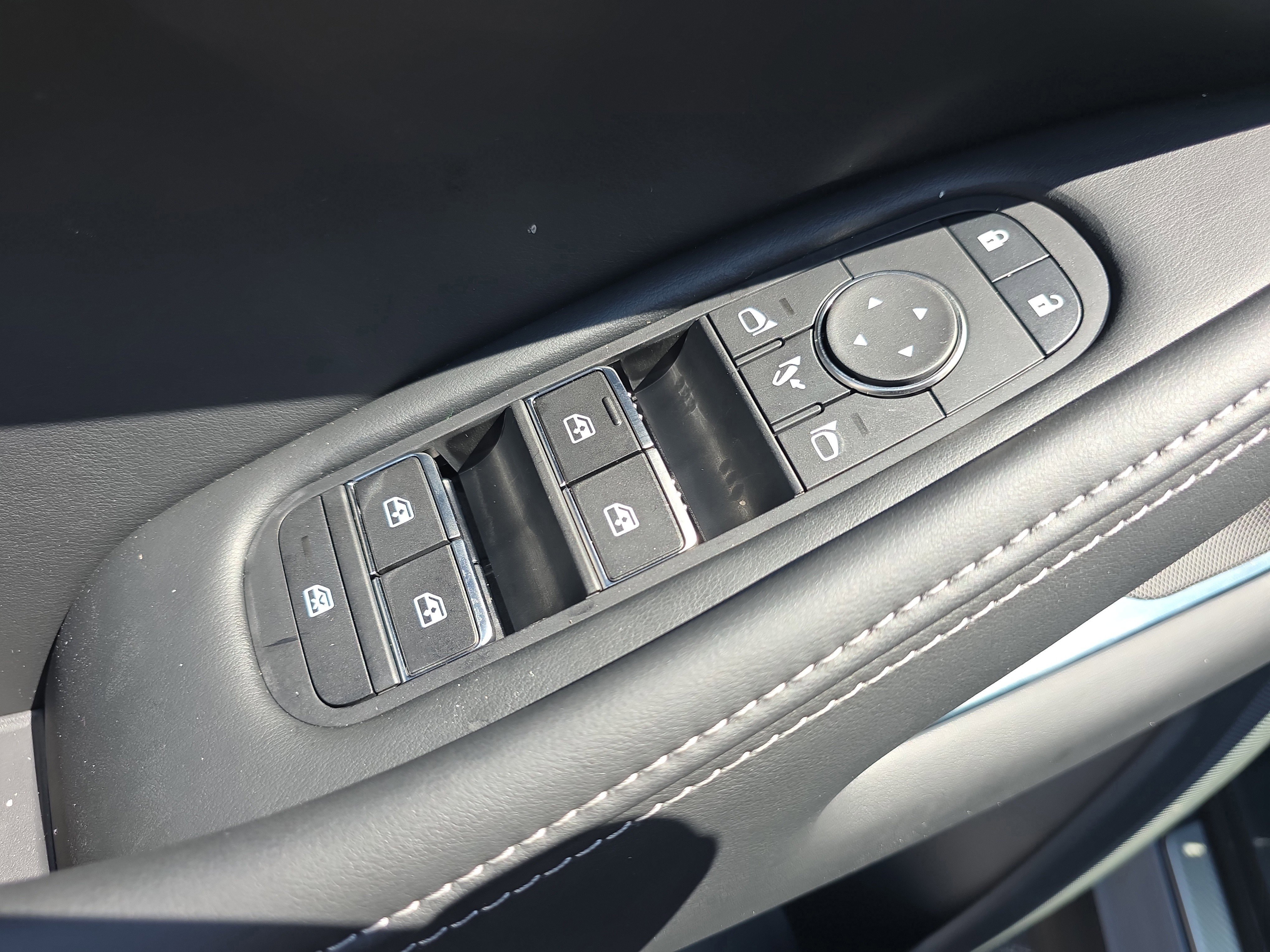 New 2026 INFINITI QX60 Luxe w/ Cargo Package image 17