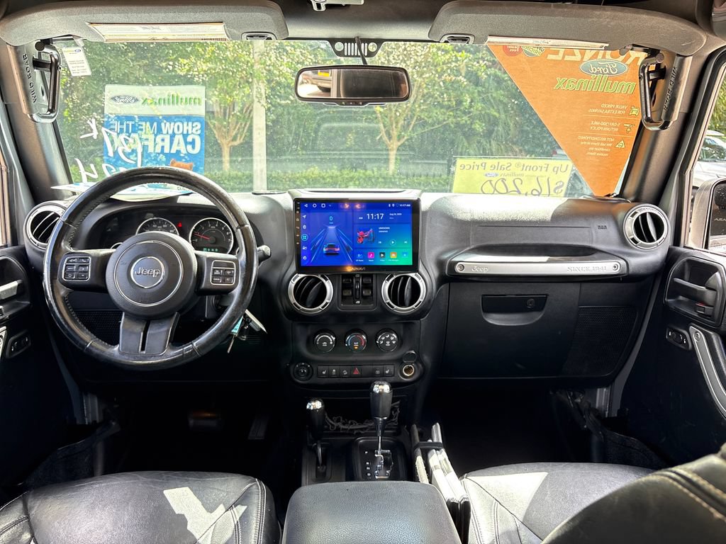Used 2016 Jeep Wrangler Unlimited Sahara w/ Connectivity Group AWD/4WD image 8
