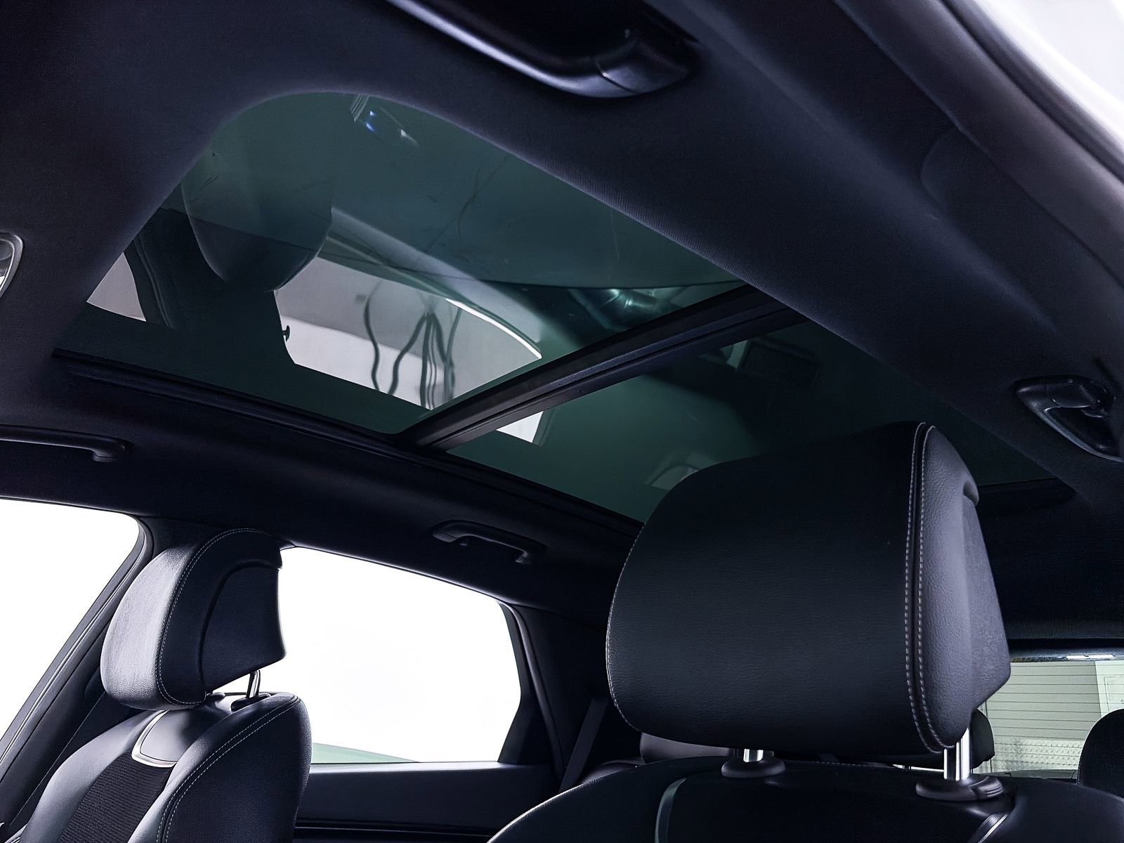 Used 2022 Genesis GV70 3.5T Sport image 3