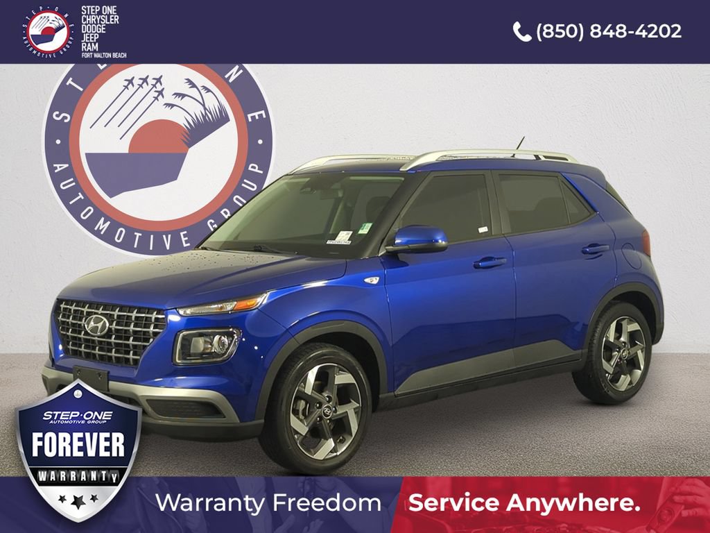 Used 2023 Hyundai Venue SEL FWD image 2