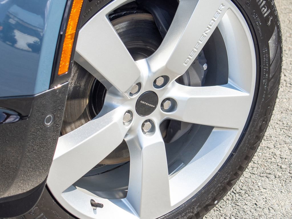 New 2026 Land Rover Defender 110 X-Dynamic SE image 9