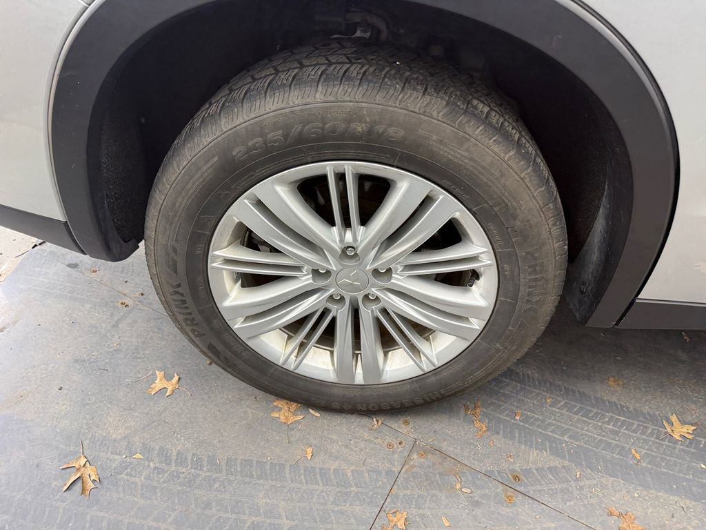 Used 2024 Mitsubishi Outlander ES image 34