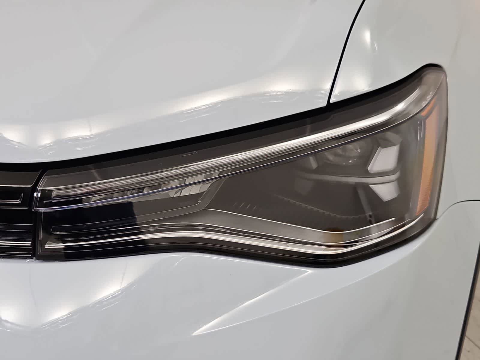 New 2026 Volkswagen Taos SE FWD image 10