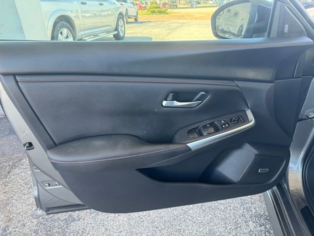 Used 2024 Nissan Sentra SR w/ SR Premium Package image 18