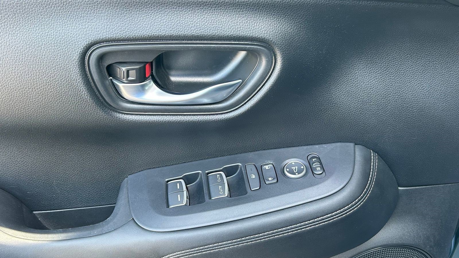 Used 2024 Honda HR-V EX-L image 9