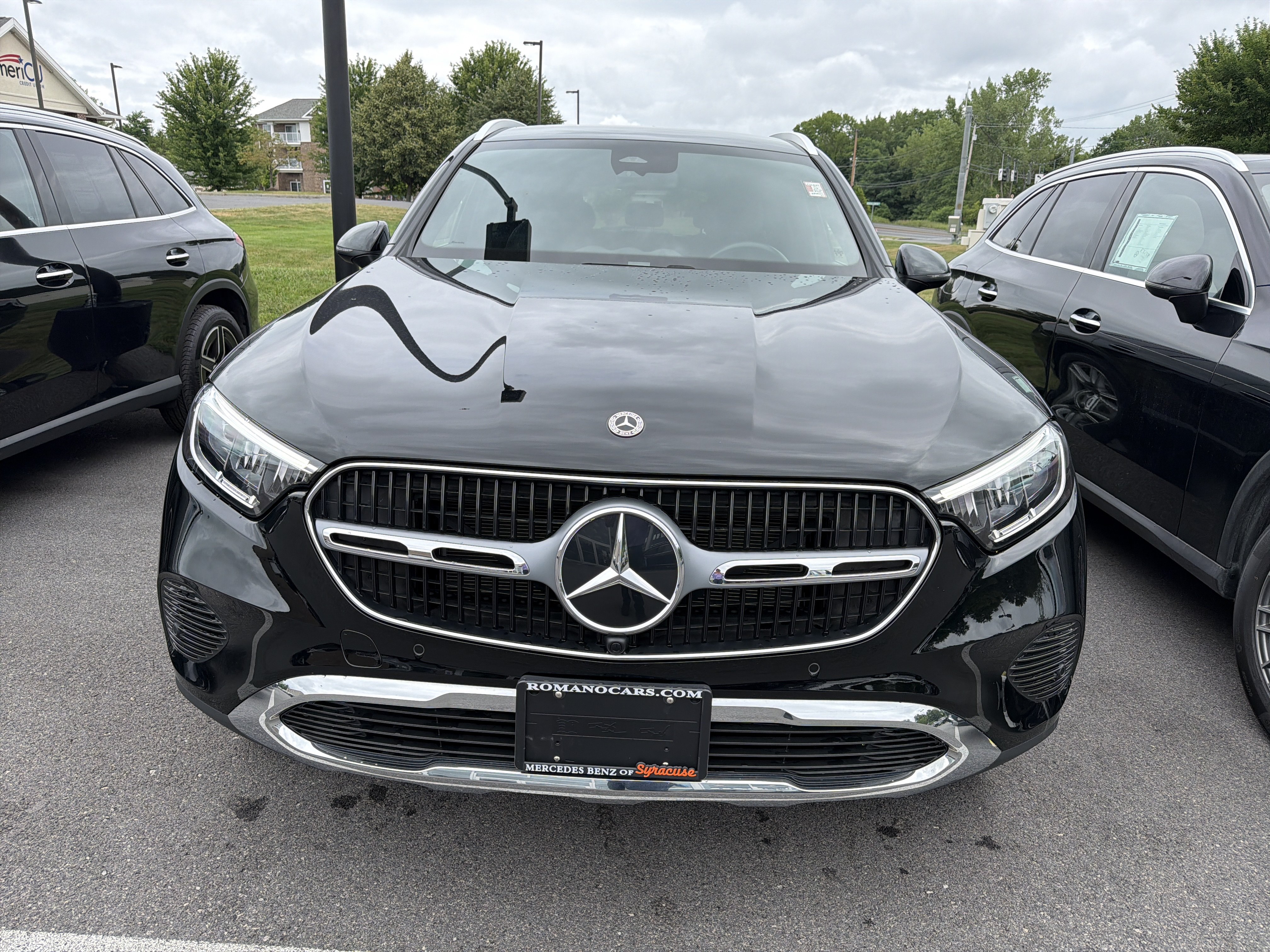 Used 2023 Mercedes-Benz GLC 300 4MATIC image 3