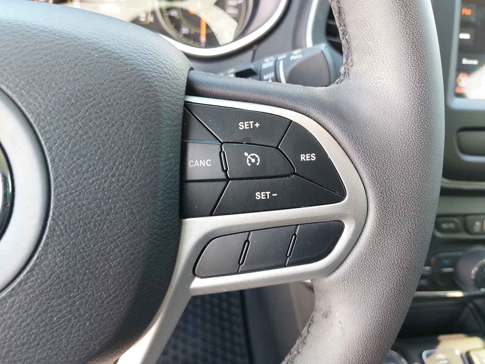 Used 2022 Jeep Cherokee Latitude w/ Trailer Tow Group image 19