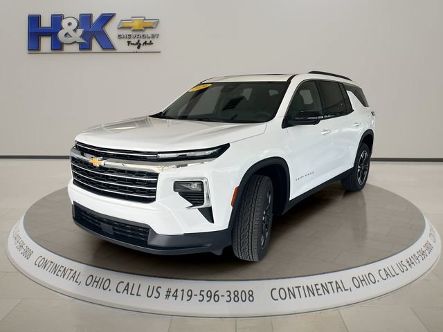 New 2027 Chevrolet Traverse LT w/ Sun and Wheel Package FWD image 3