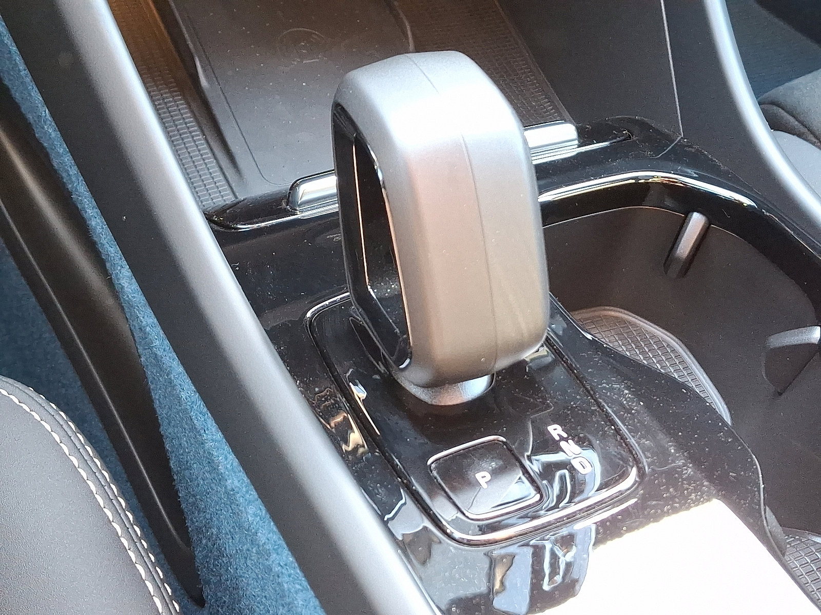 Certified 2023 Volvo C40 P8 Recharge Ultimate image 15