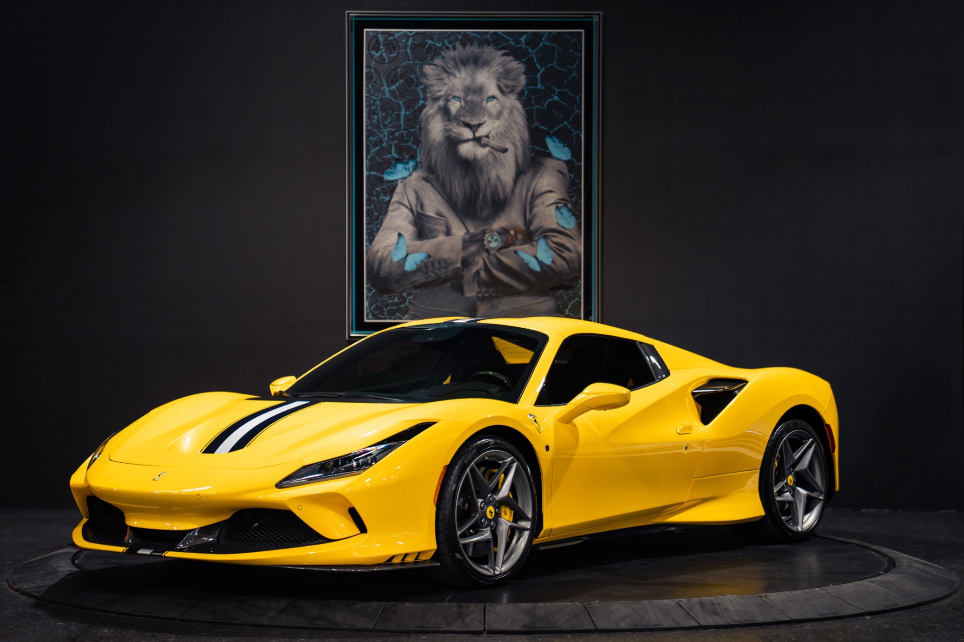 Used 2021 Ferrari F8 Tributo RWD image 31