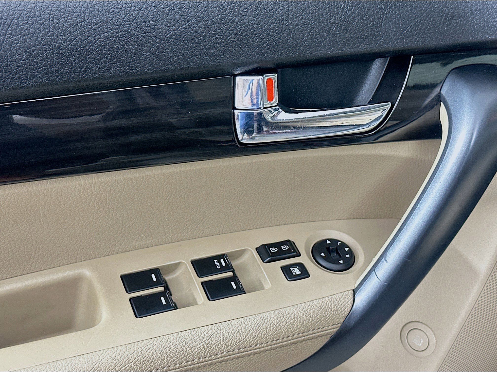 Used 2013 Kia Sorento LX image 15