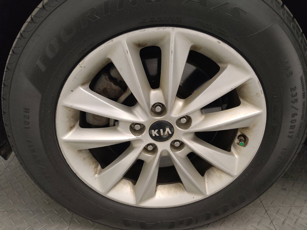 Used 2019 Kia Sorento LX image 31