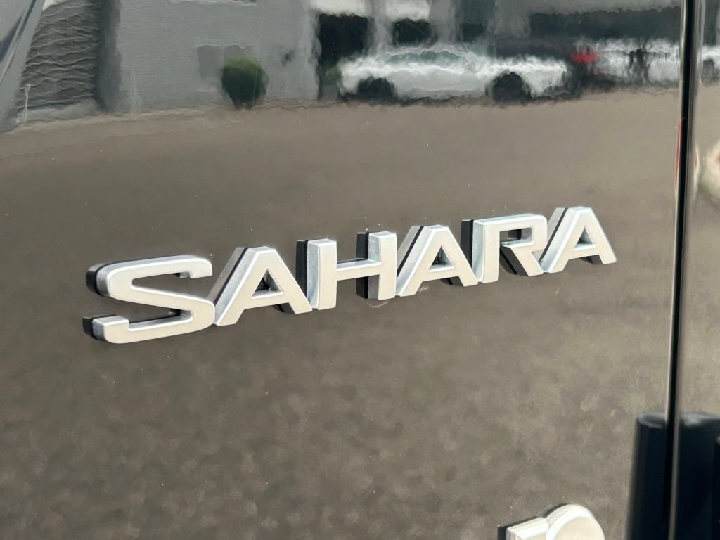 Used 2022 Jeep Wrangler Unlimited Sahara AWD/4WD image 46