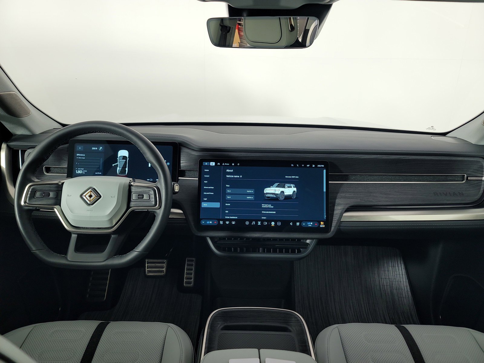 Used 2024 Rivian R1S Adventure image 27