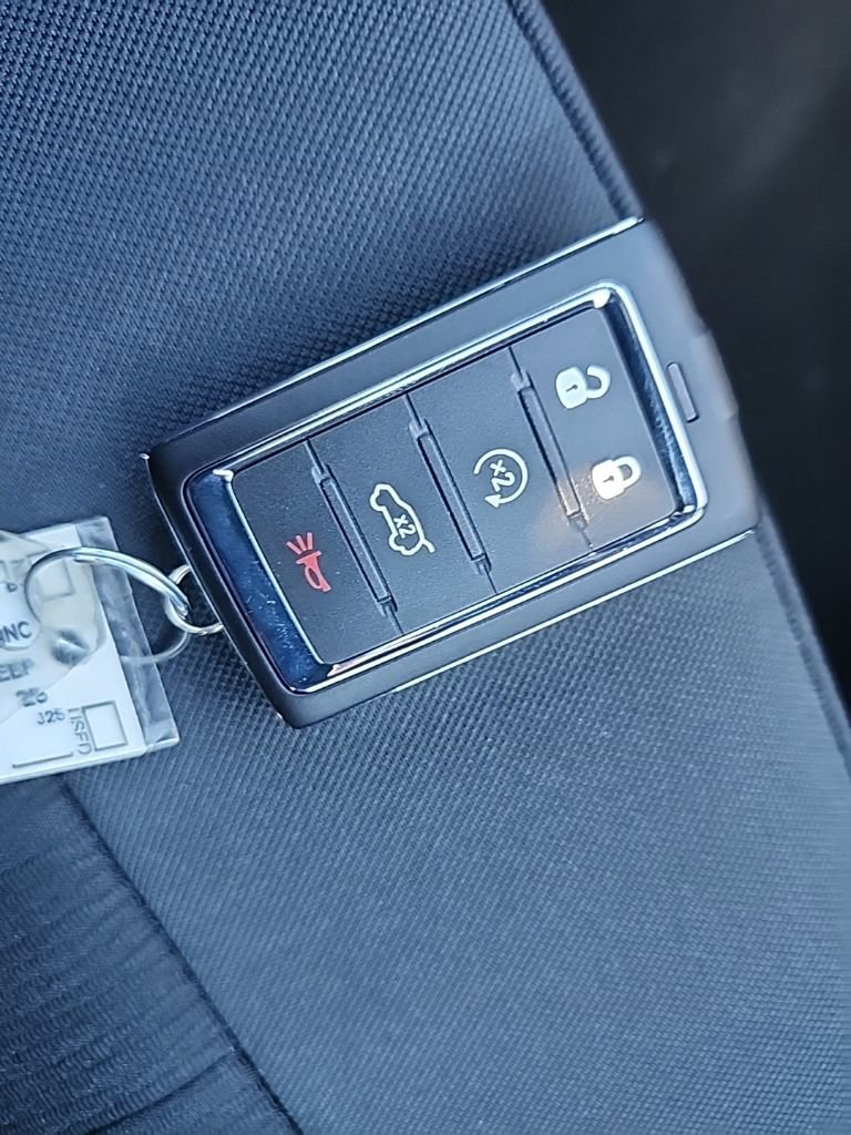 New 2025 Jeep Grand Cherokee Laredo X w/ Luxury Tech Group I image 30