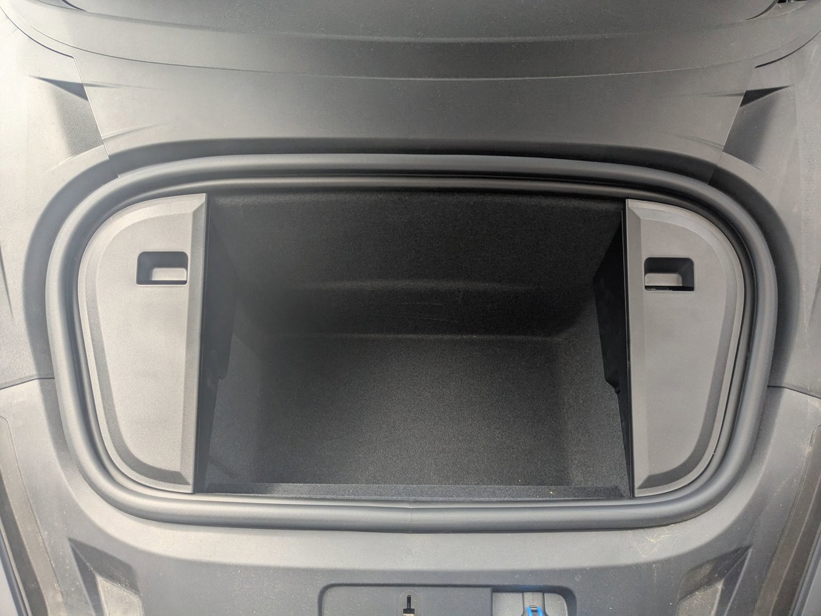 New 2025 Porsche Taycan image 27