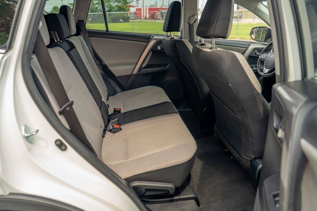 Used 2018 Toyota RAV4 XLE FWD image 22