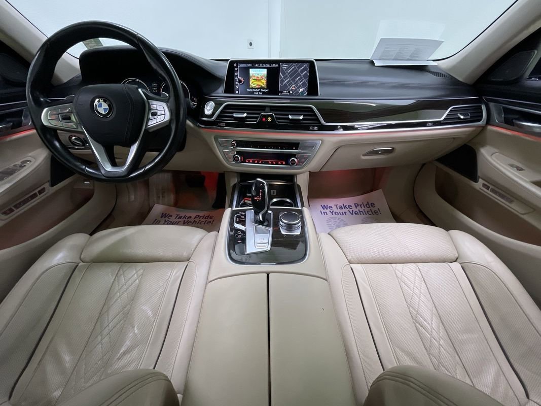 Used 2016 BMW 750i xDrive image 18