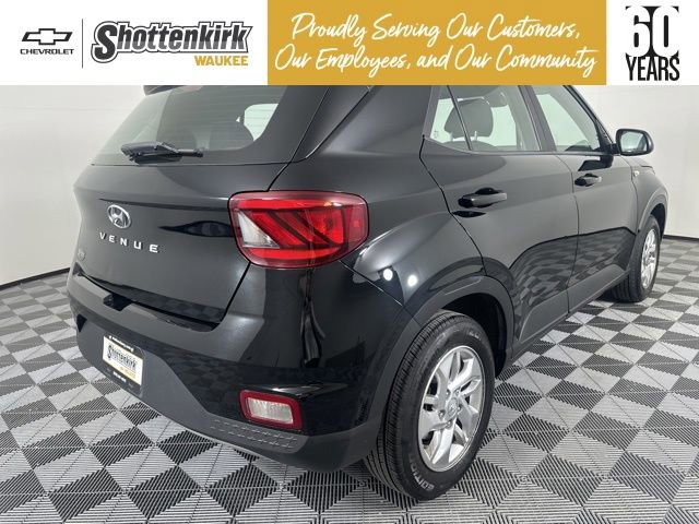 Used 2020 Hyundai Venue SEL image 3