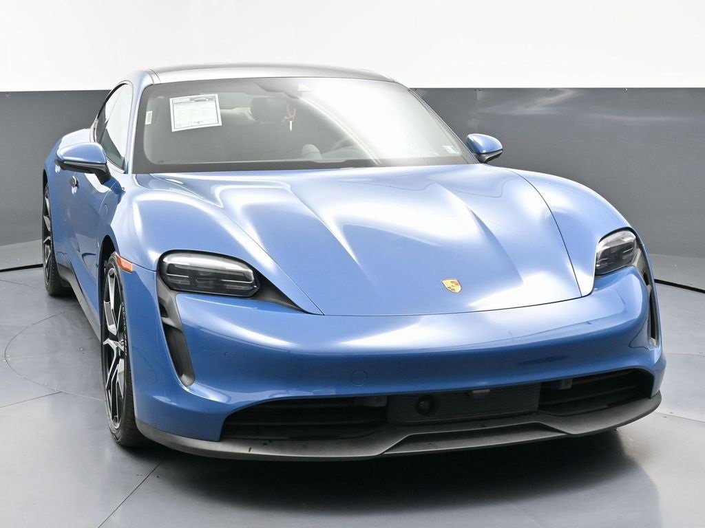 Used 2023 Porsche Taycan image 3