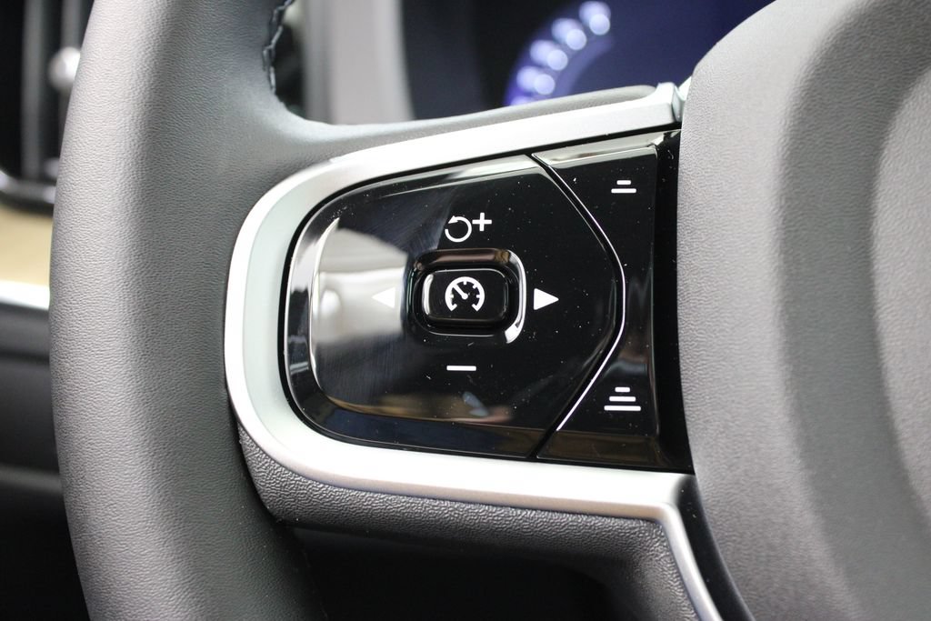 New 2026 Volvo XC60 B5 Plus w/ Protection Package Premier AWD/4WD image 27