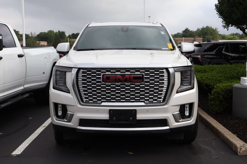 Used 2021 GMC Yukon XL Denali w/ LPO, Illumination Package AWD/4WD image 2