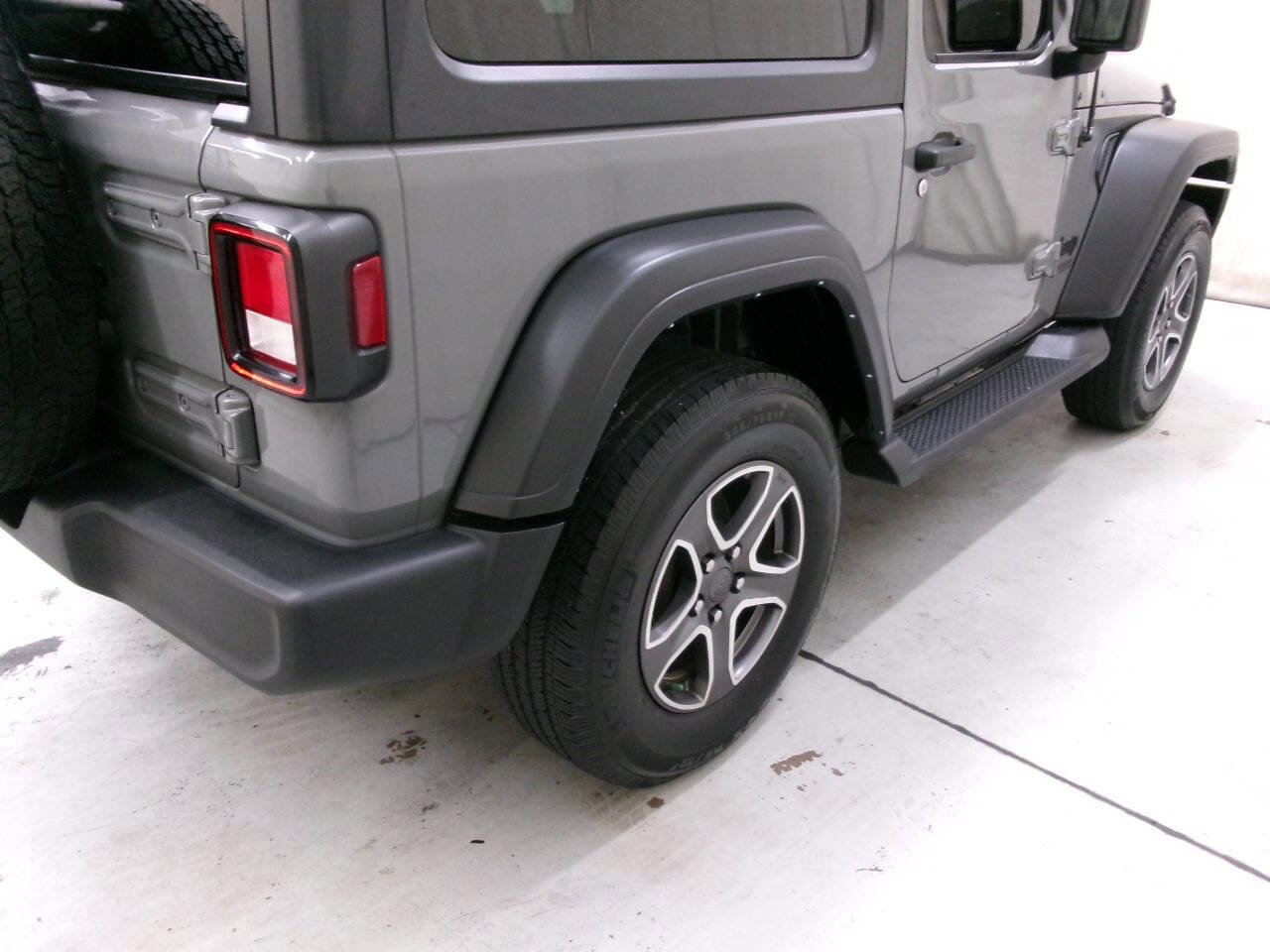 Used 2021 Jeep Wrangler Sport image 7