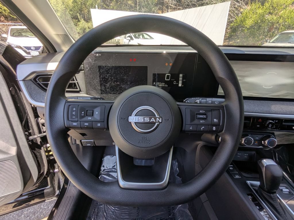Used 2025 Nissan Kicks SV FWD image 15
