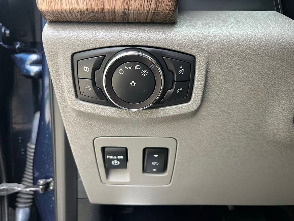 Used 2019 Ford F150 XLT w/ Equipment Group 302A Luxury AWD/4WD image 40